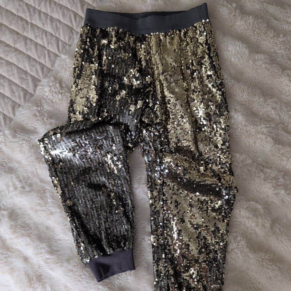 Alice + Olivia Gold Sequin Jogger Pants – Size S